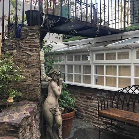 Apartment Beautiful 2 Bedroom Garden Flat In Great Location *