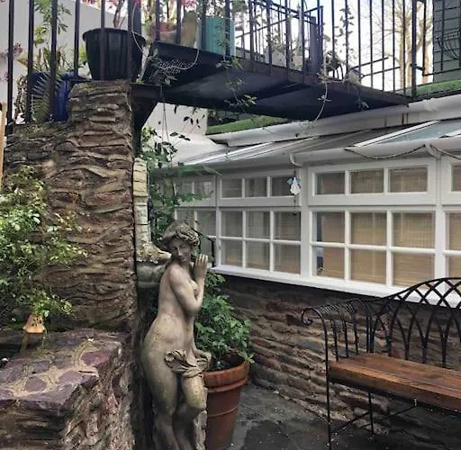 Apartment Beautiful 2 Bedroom Garden Flat In Great Location *