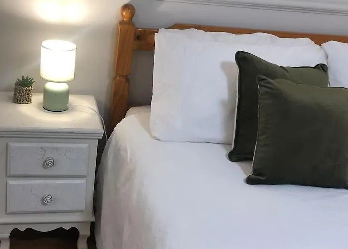 Beautiful 2 Bedroom Garden Flat In Great Location