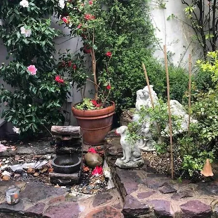 Beautiful 2 Bedroom Garden Flat In Great Location شقة *