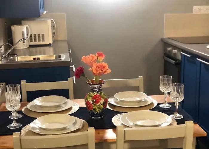 Beautiful 2 Bedroom Garden Flat In Great Location 公寓