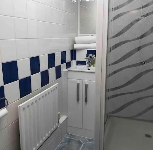 Apartament Beautiful 2 Bedroom Garden Flat In Great Location *