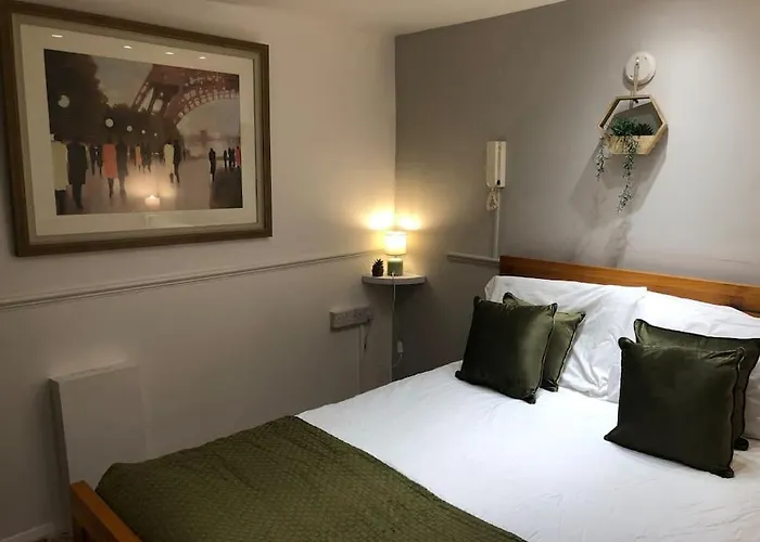 Beautiful 2 Bedroom Garden Flat In Great Location Apartment